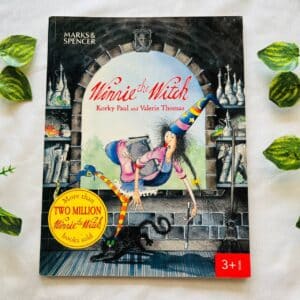 Winnie the Witch: Picture Story Book