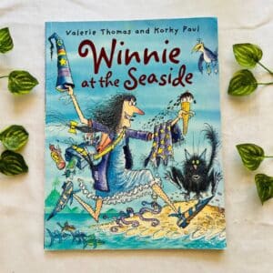 Winnie at the Seaside: Picture Story Book
