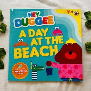 Hey Duggee A Day at the Beach: Picture Story Book