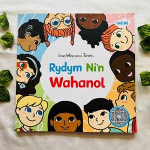 Rydym Ni'n Wahanol: Picture Story Book (Foreign Language)