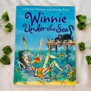 Winnie Under the Sea: Picture Story Book
