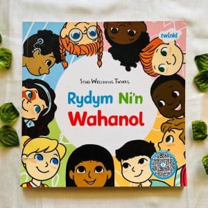 Rydym Ni'n Wahanol: Picture Story Book